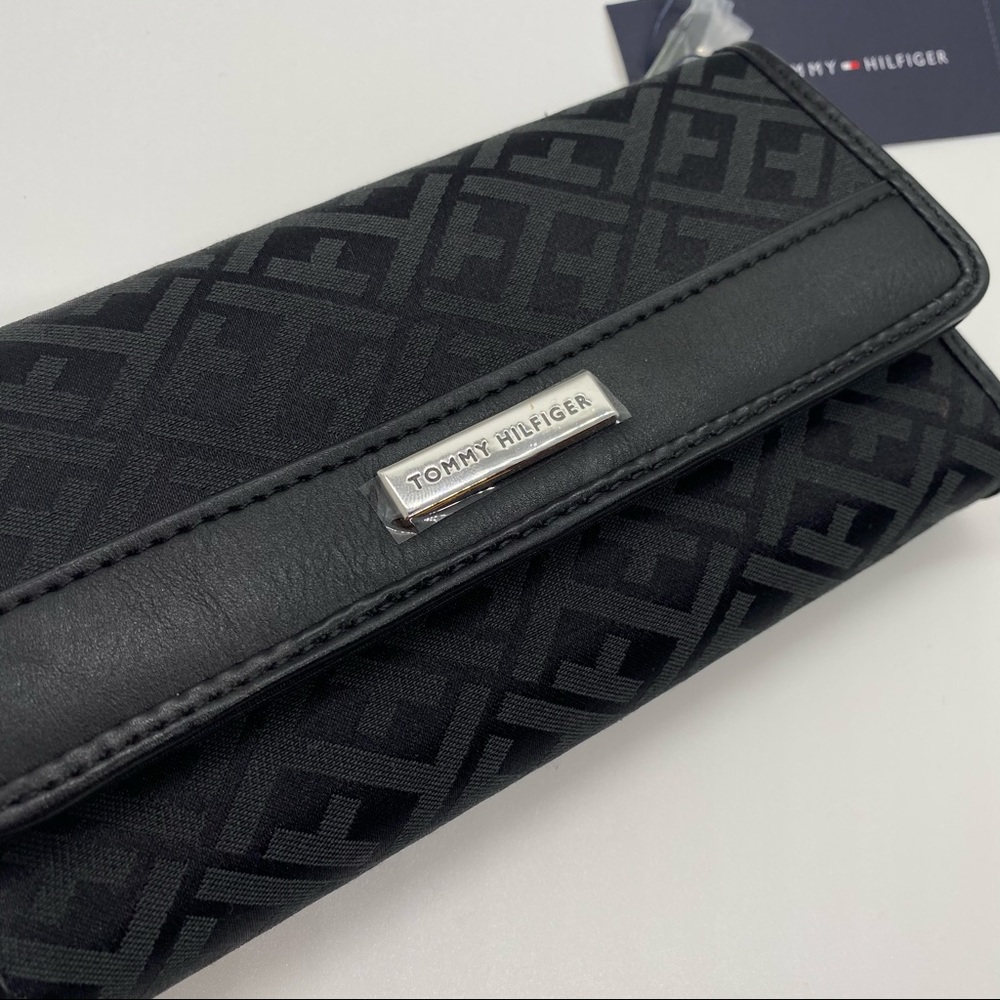 Tommy Hilfiger wallet